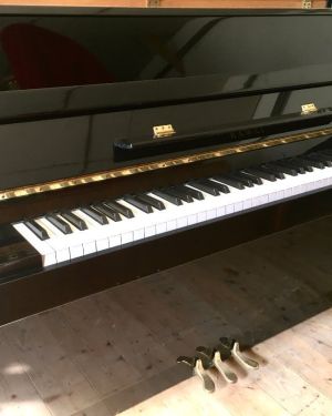 PIANO KAWAI CX4, NOIR LAQUE – FACTURE JAPONAISE